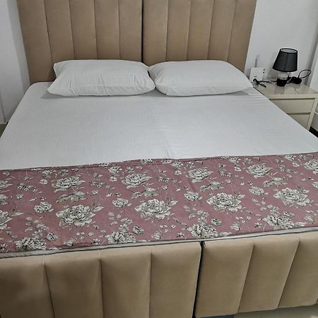 Guest House Emi Berat Buitenkant foto